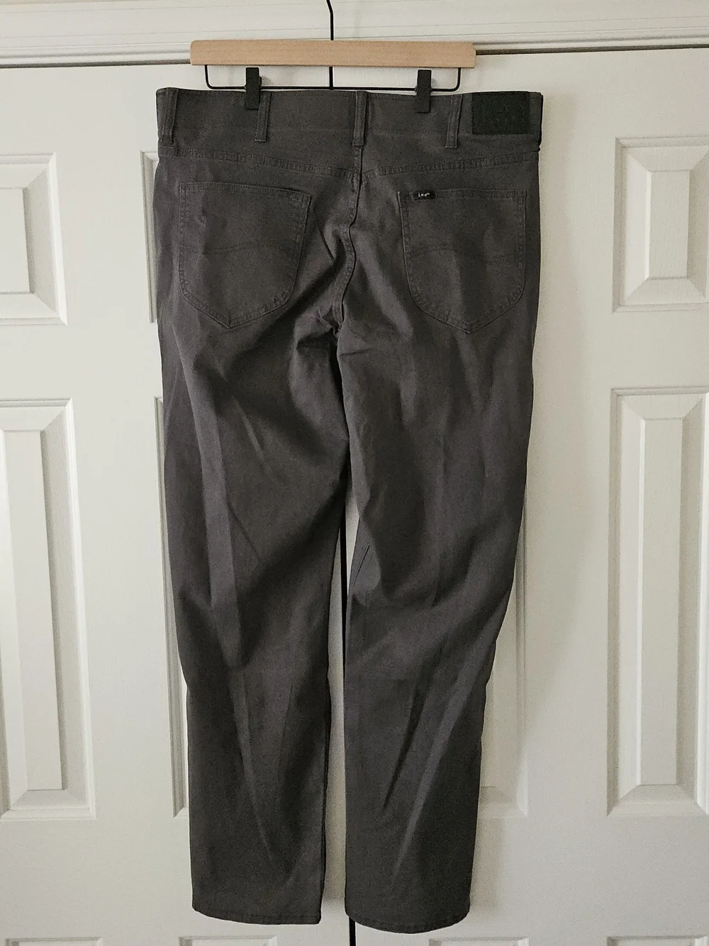 Lee Extreme Motion Men's Relaxed Straight Denim Pants Gray 38W Stretch